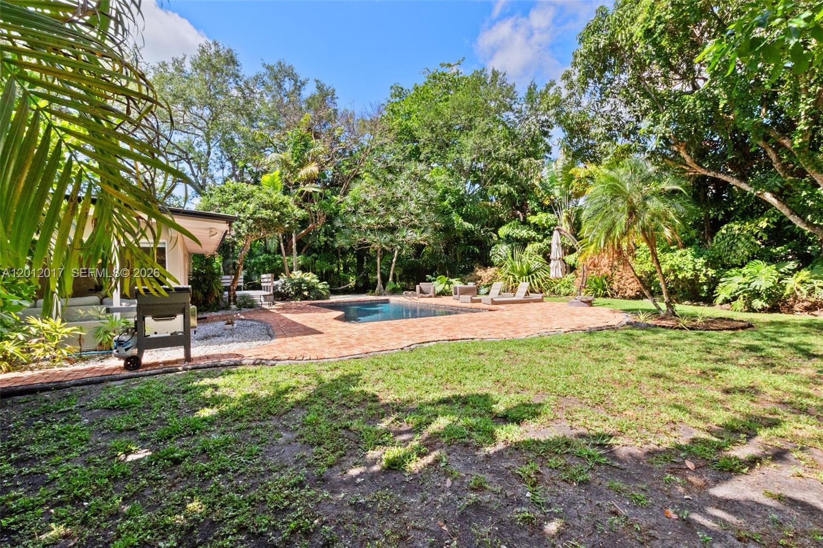 11220 SW 74th Ave Pinecrest, FL 33156