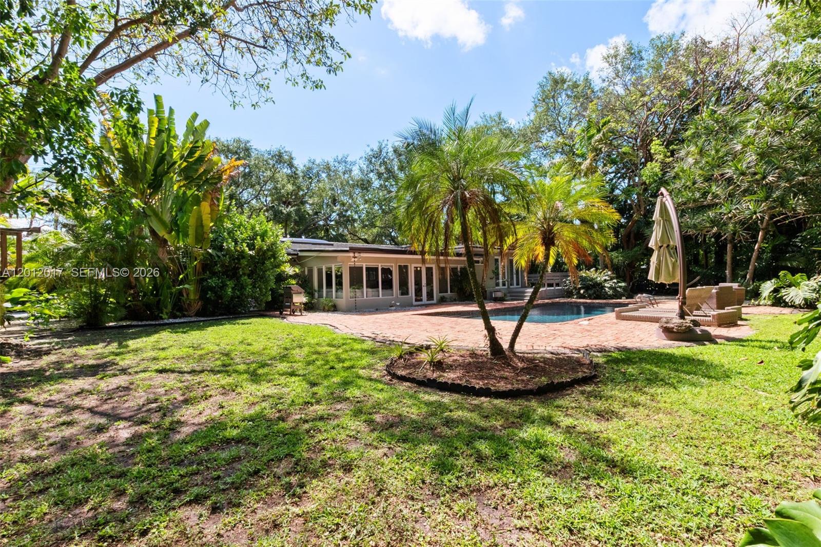 11220 SW 74th Ave Pinecrest, FL 33156