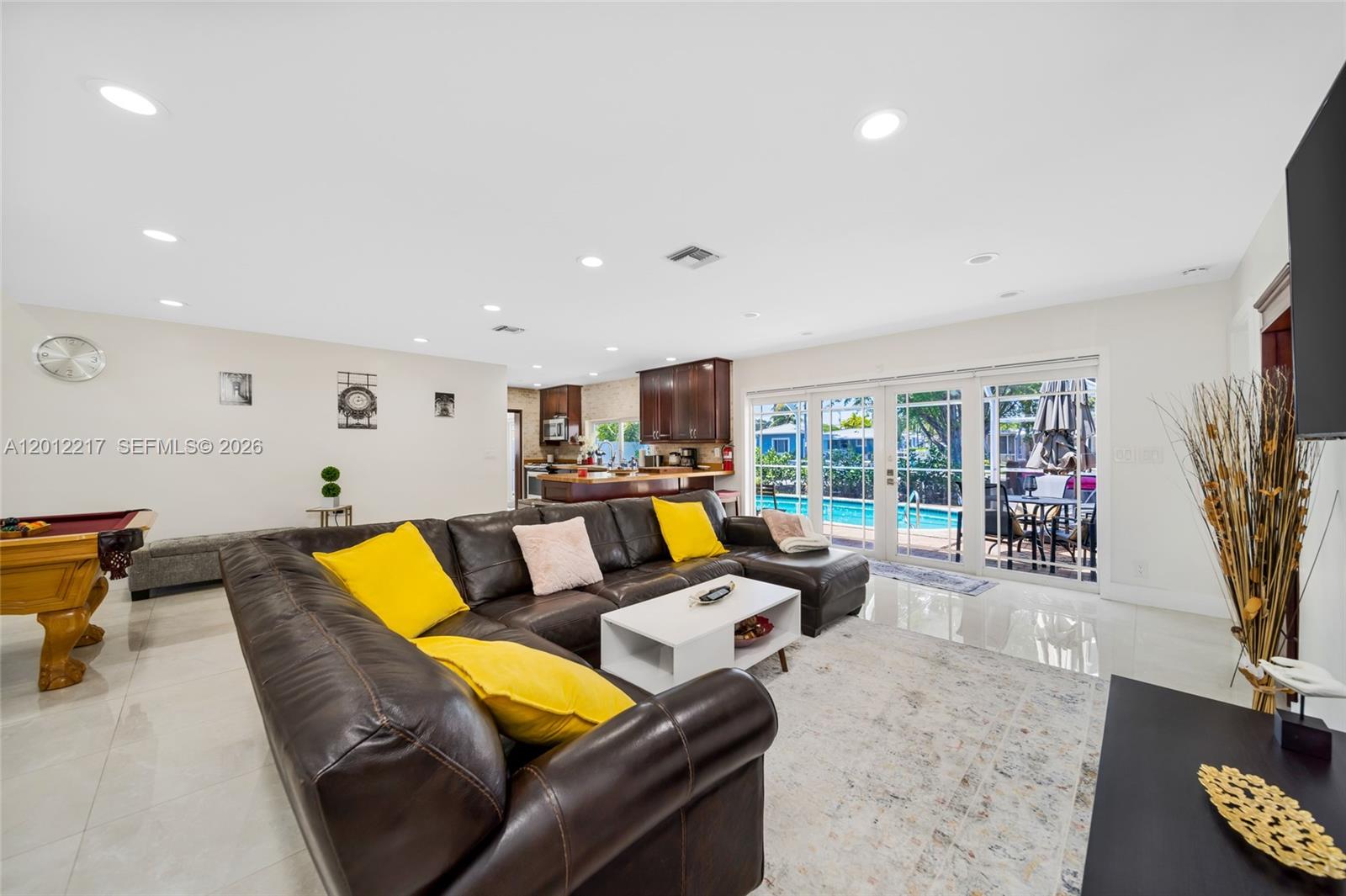 31 SE 12th St Pompano Beach, FL 33060