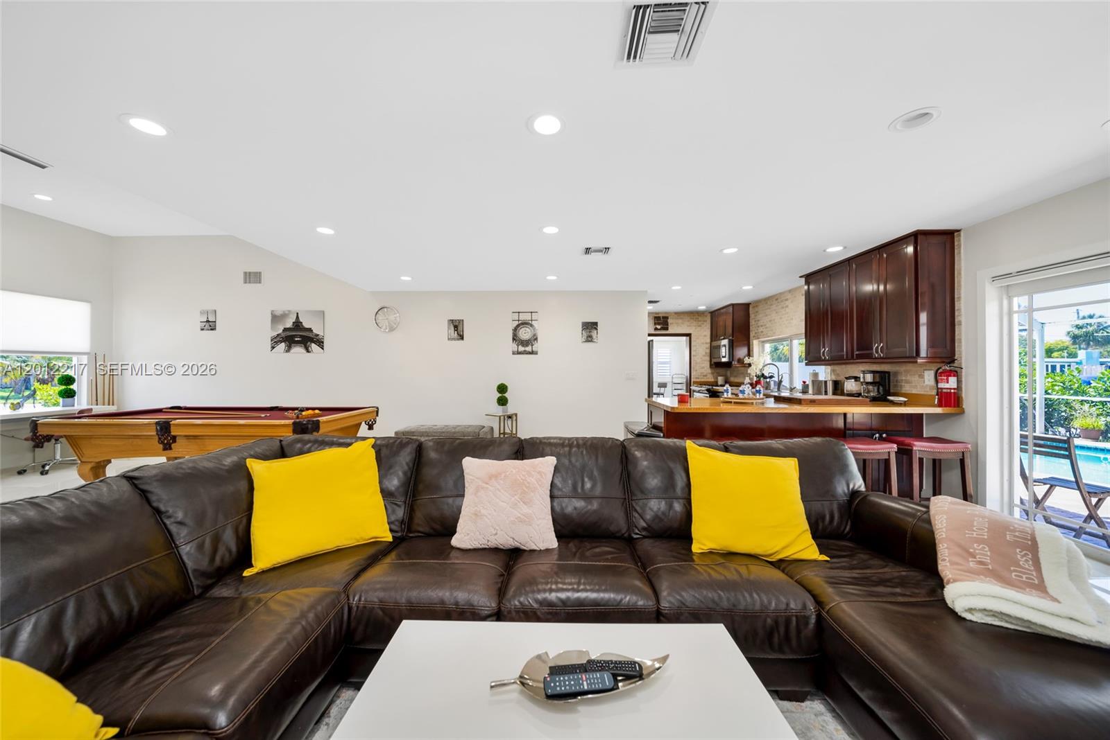 31 SE 12th St Pompano Beach, FL 33060