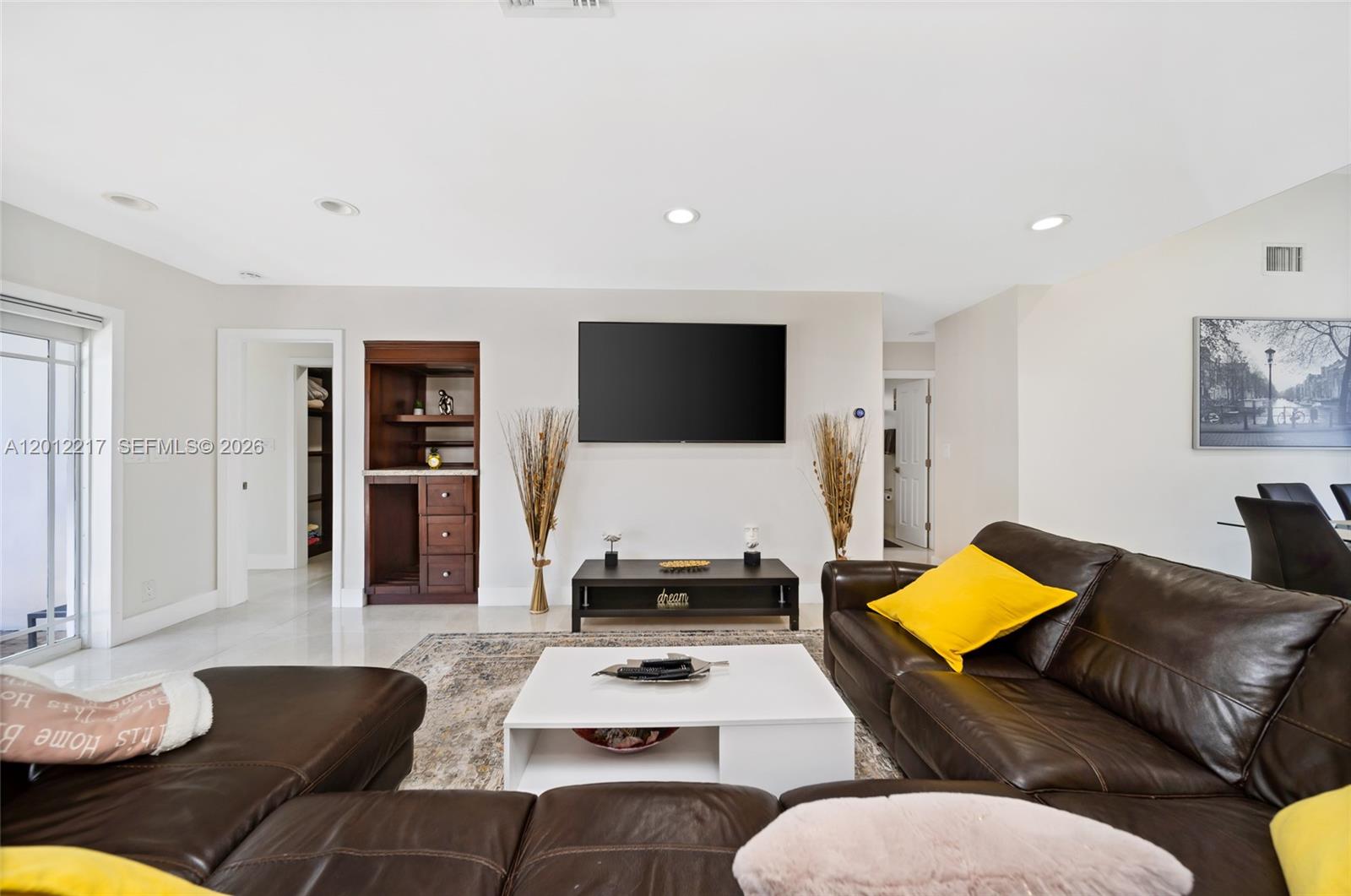 31 SE 12th St Pompano Beach, FL 33060