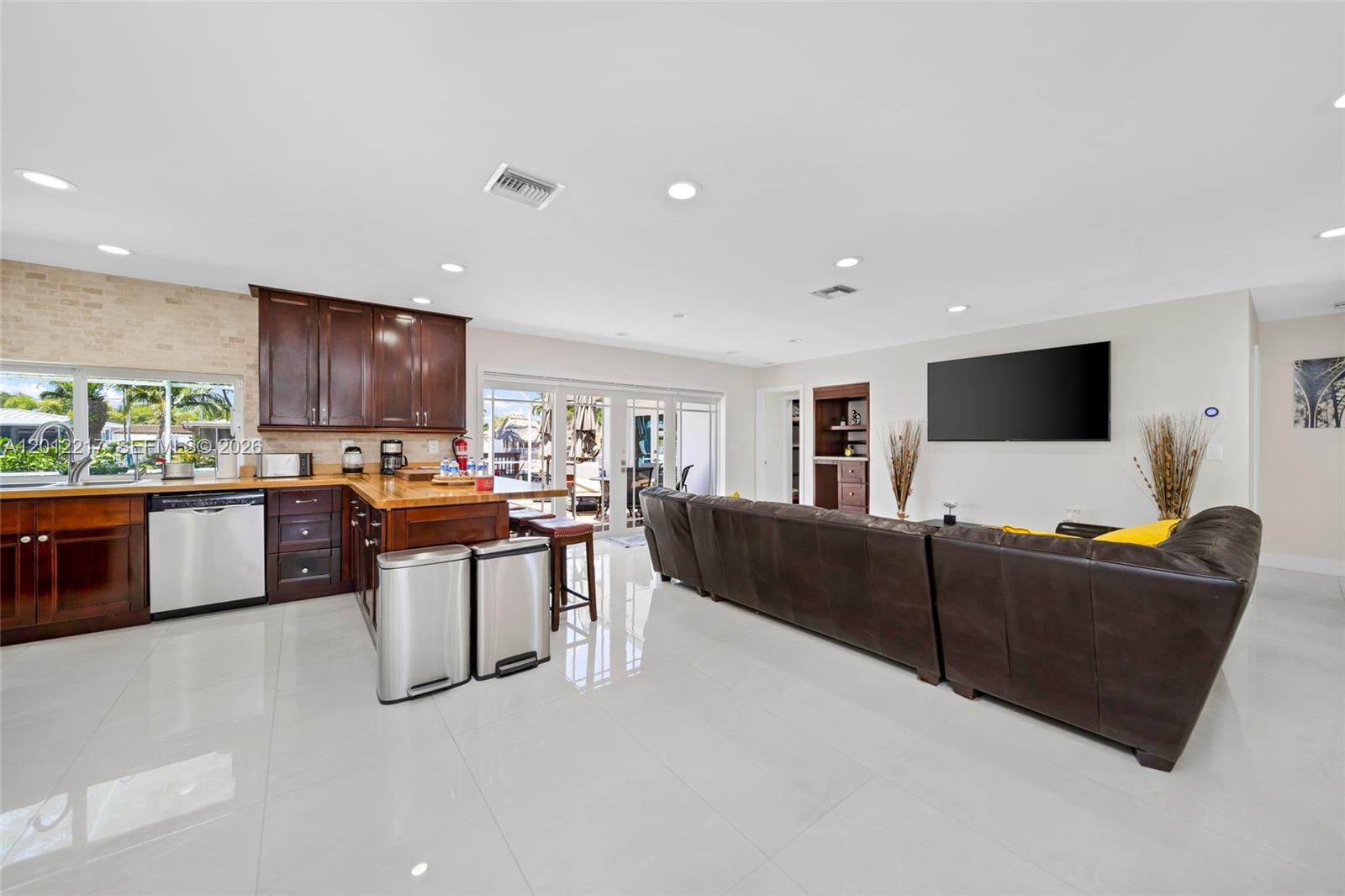 31 SE 12th St Pompano Beach, FL 33060