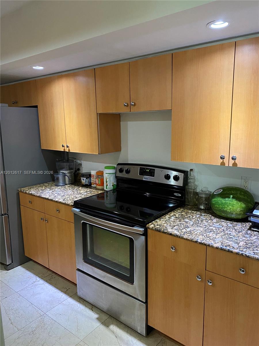 6917 Collins Ave #426