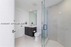 45 SW 9th St #1701 Miami, FL 33130