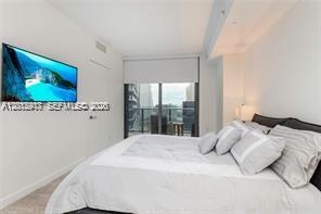 45 SW 9th St #1701 Miami, FL 33130