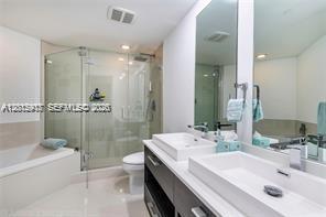 45 SW 9th St #1701 Miami, FL 33130