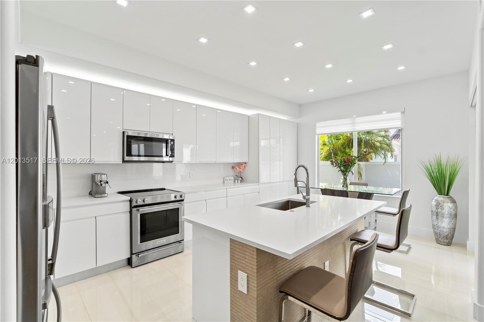 3188 NE 211th Ter Aventura, FL 33180