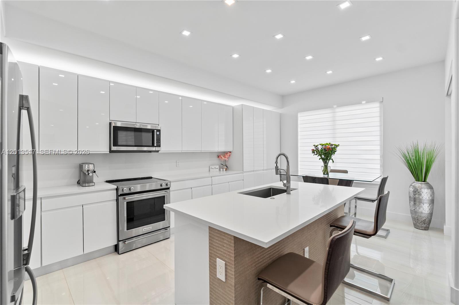 3188 NE 211th Ter Aventura, FL 33180