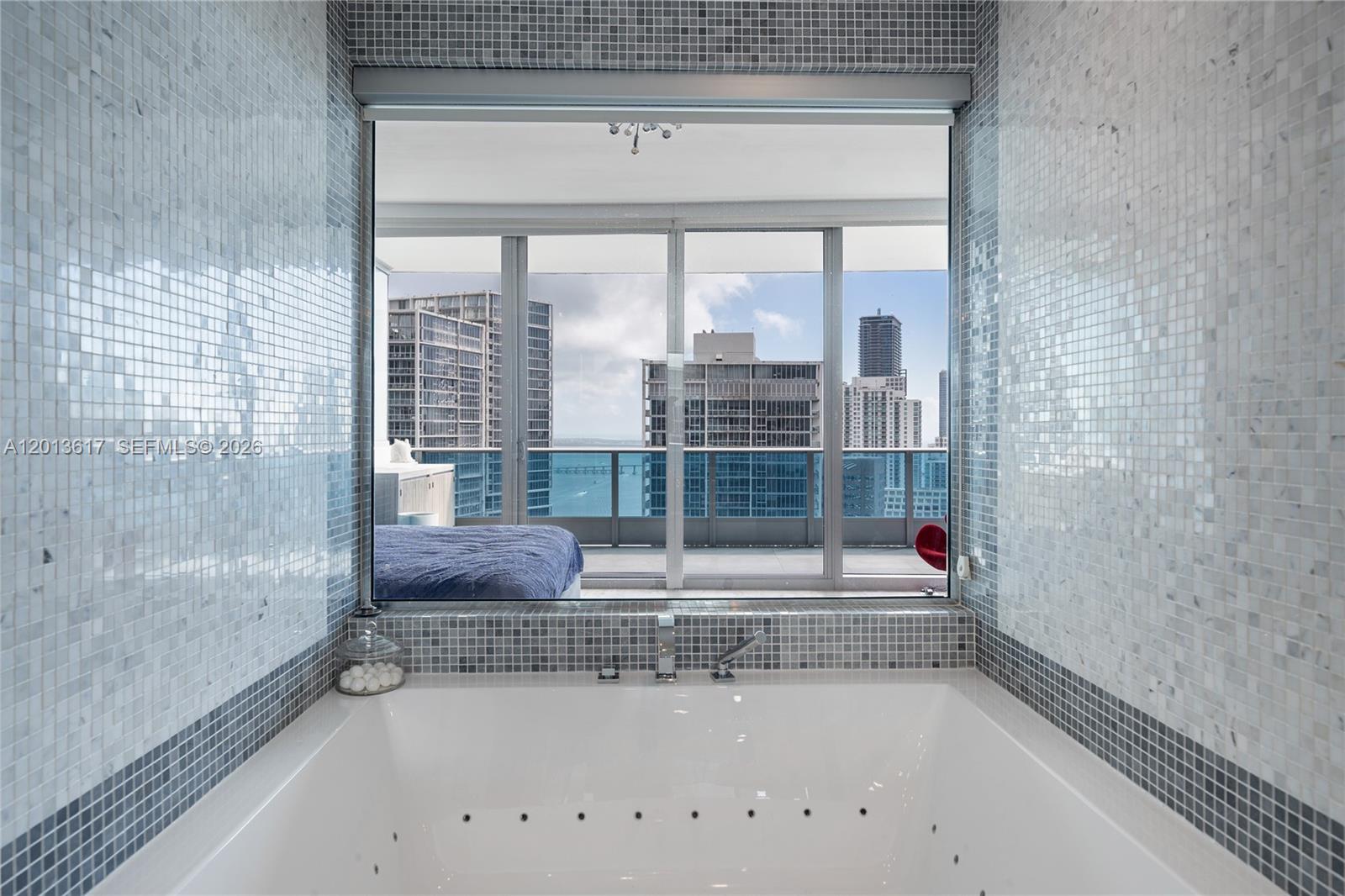 200 Biscayne Blvd Way #4902 Miami, FL 33131