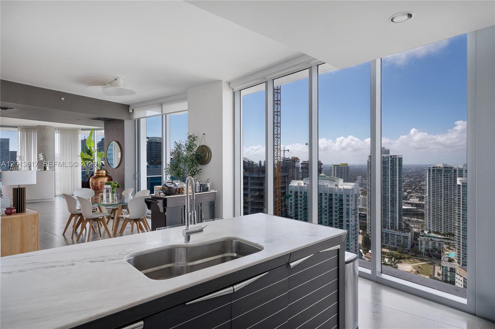 200 Biscayne Blvd Way #4902 Miami, FL 33131