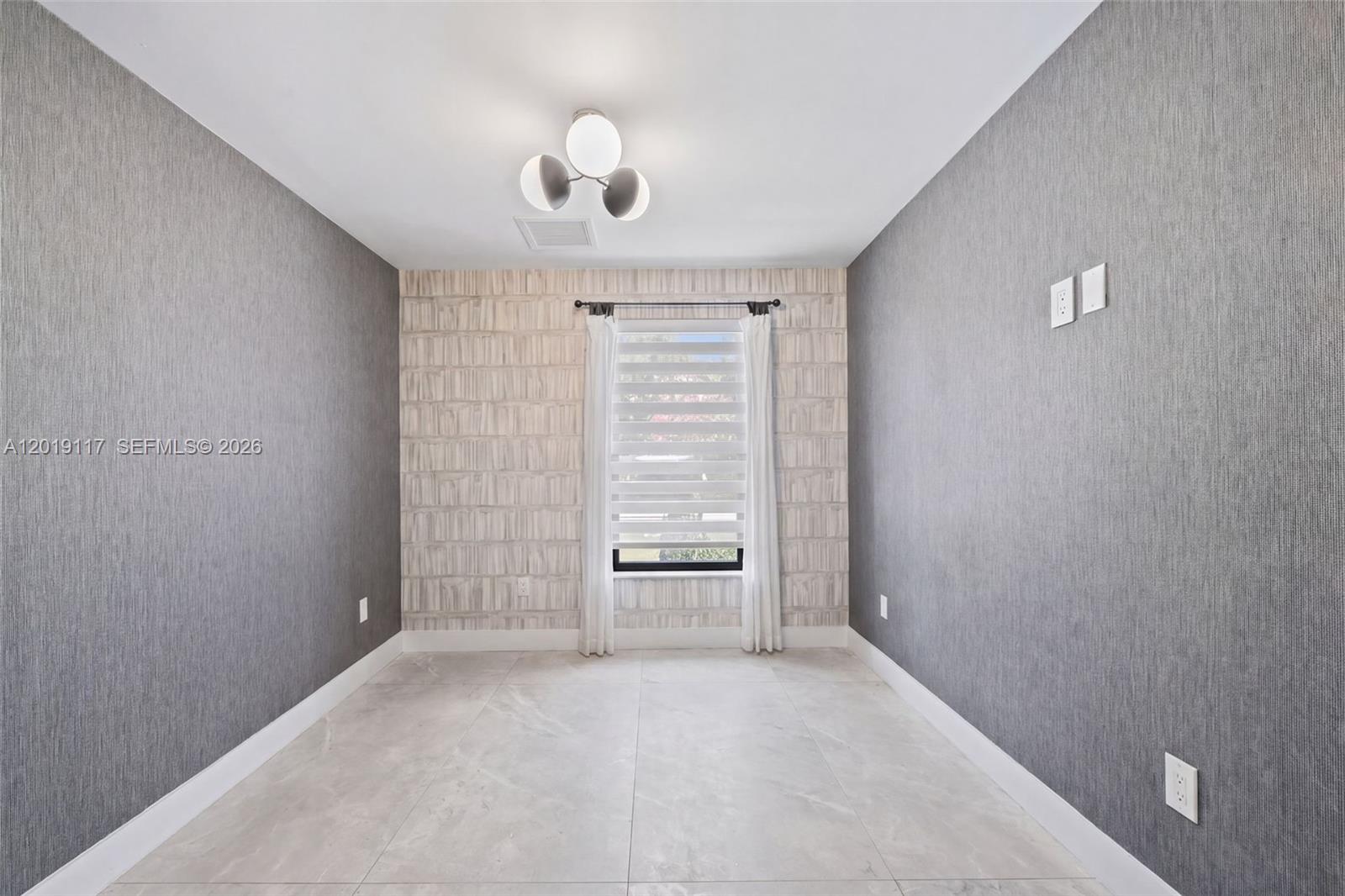 3748 Prairie Ave Miami Beach, FL 33140