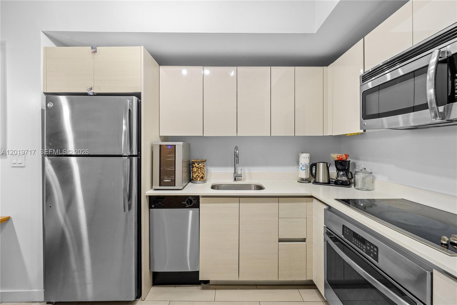 2602 E Hallandale Bch Blvd #R703 Hallandale Beach, FL 33009
