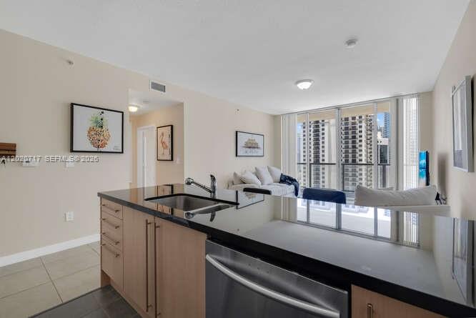 image Axis on Brickell North13