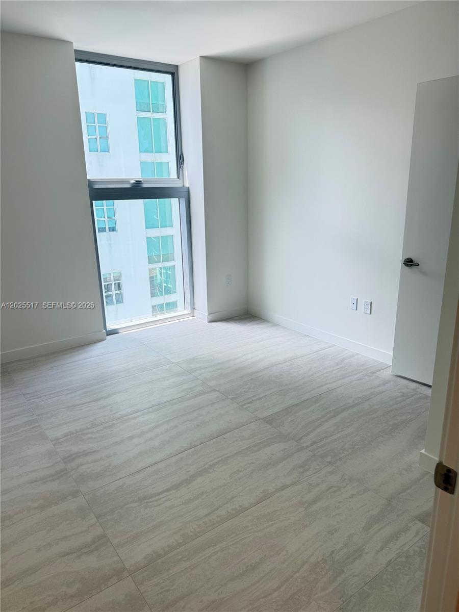 77 SE 5th #2307 Miami, FL 33131