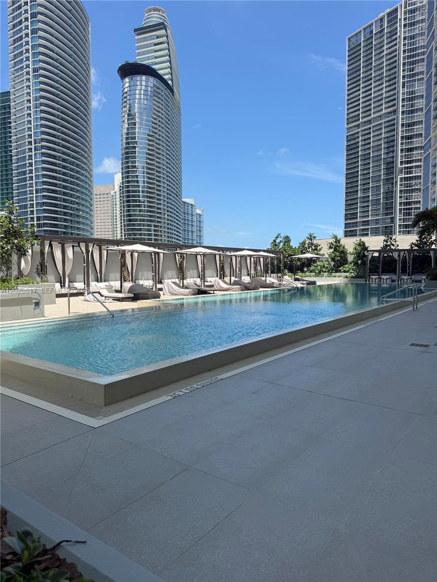 77 SE 5th #2307 Miami, FL 33131