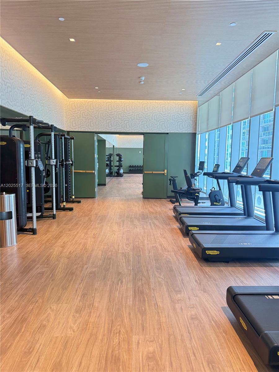 77 SE 5th #2307 Miami, FL 33131