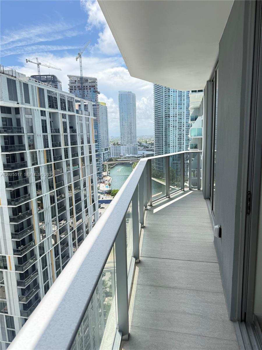 77 SE 5th #2307 Miami, FL 33131