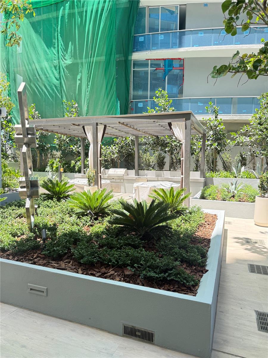 77 SE 5th #2307 Miami, FL 33131
