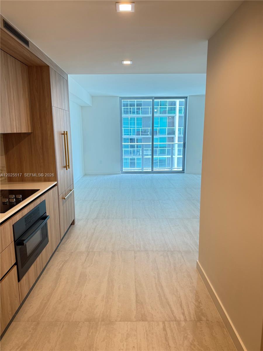 77 SE 5th #2307 Miami, FL 33131