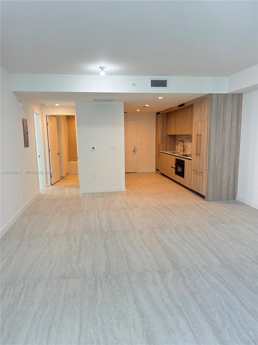 77 SE 5th #2307 Miami, FL 33131