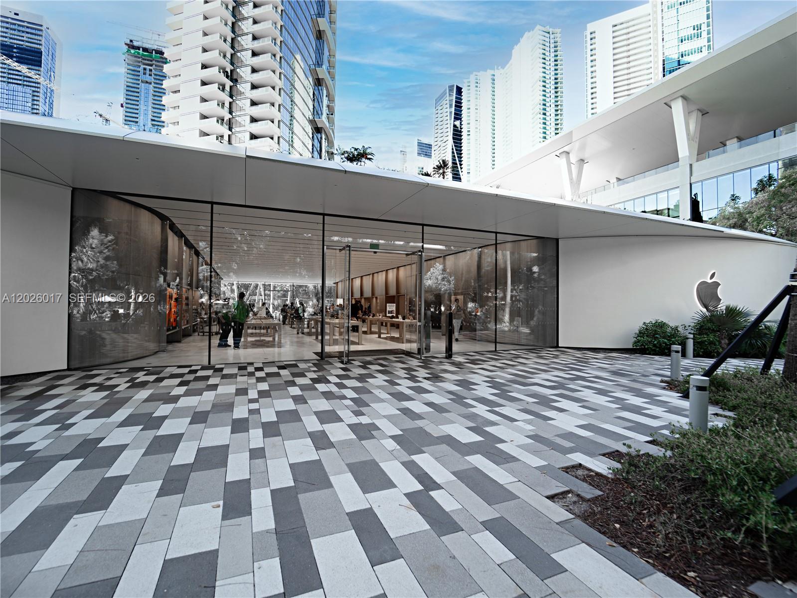 image Paramount Miami Worldcenter140