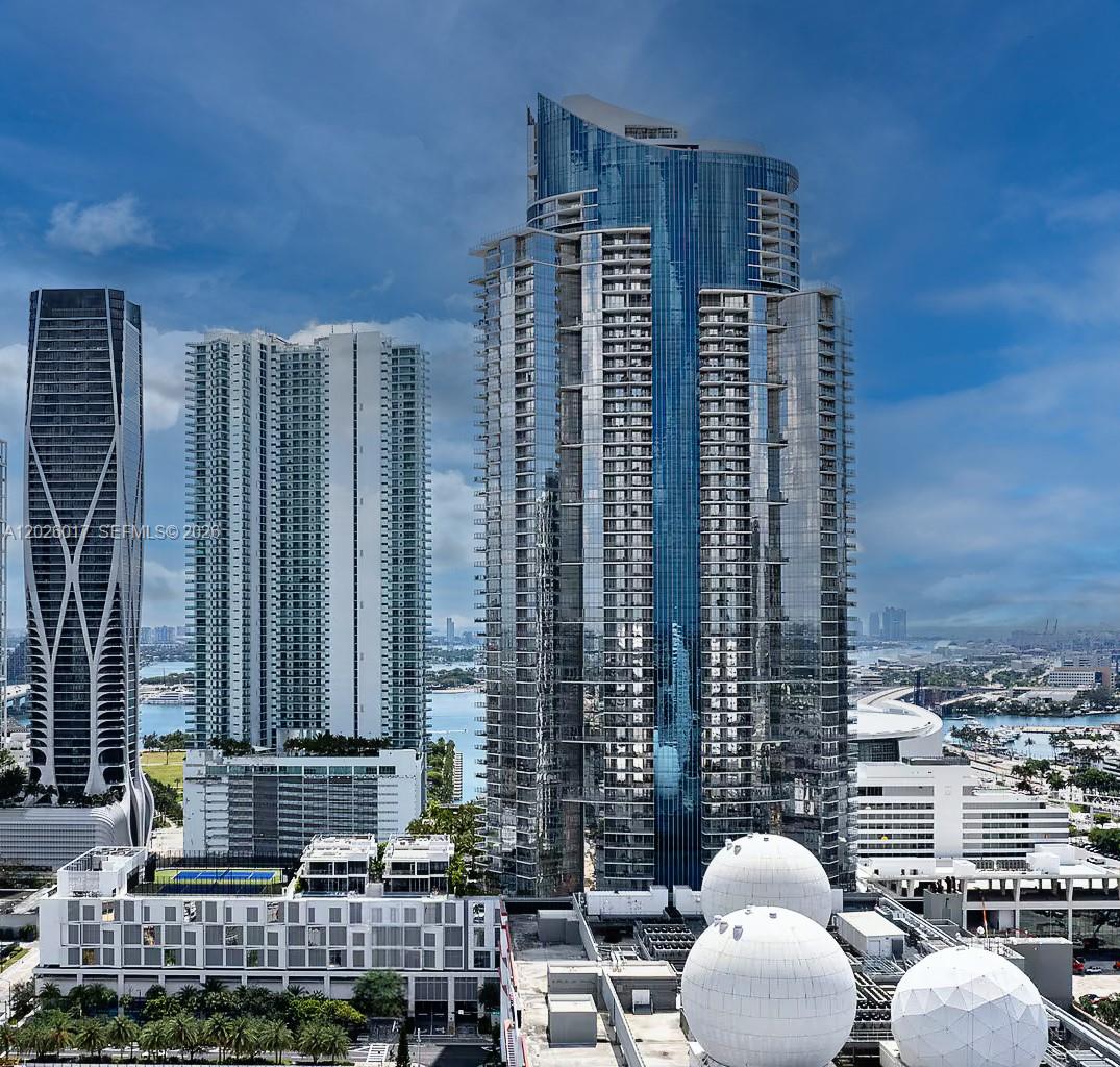image Paramount Miami Worldcenter2