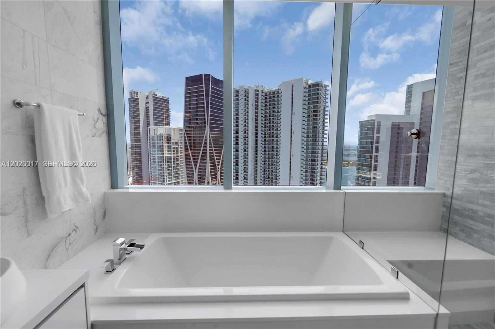 image Paramount Miami Worldcenter77
