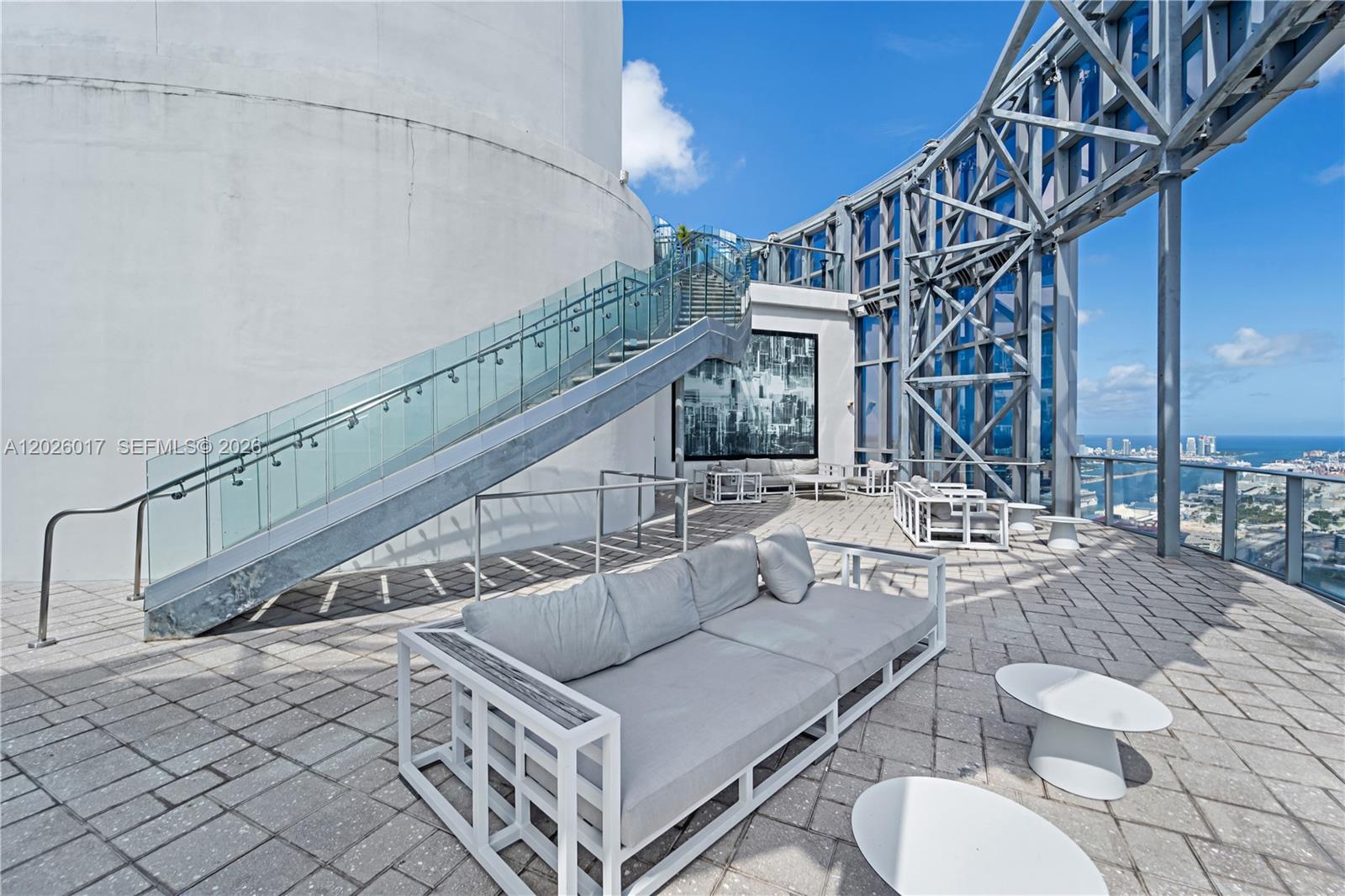 image Paramount Miami Worldcenter94