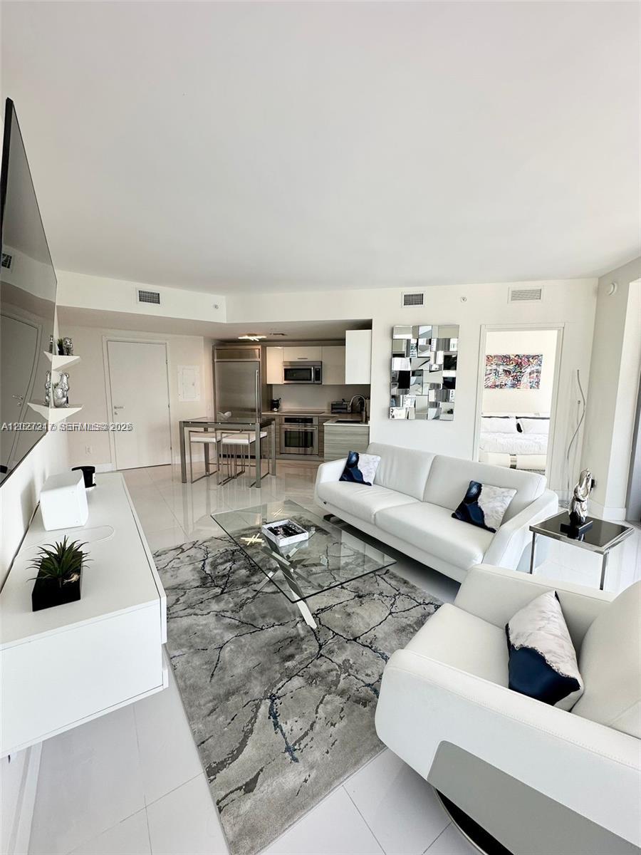 1300 Brickell Bay Dr #3101