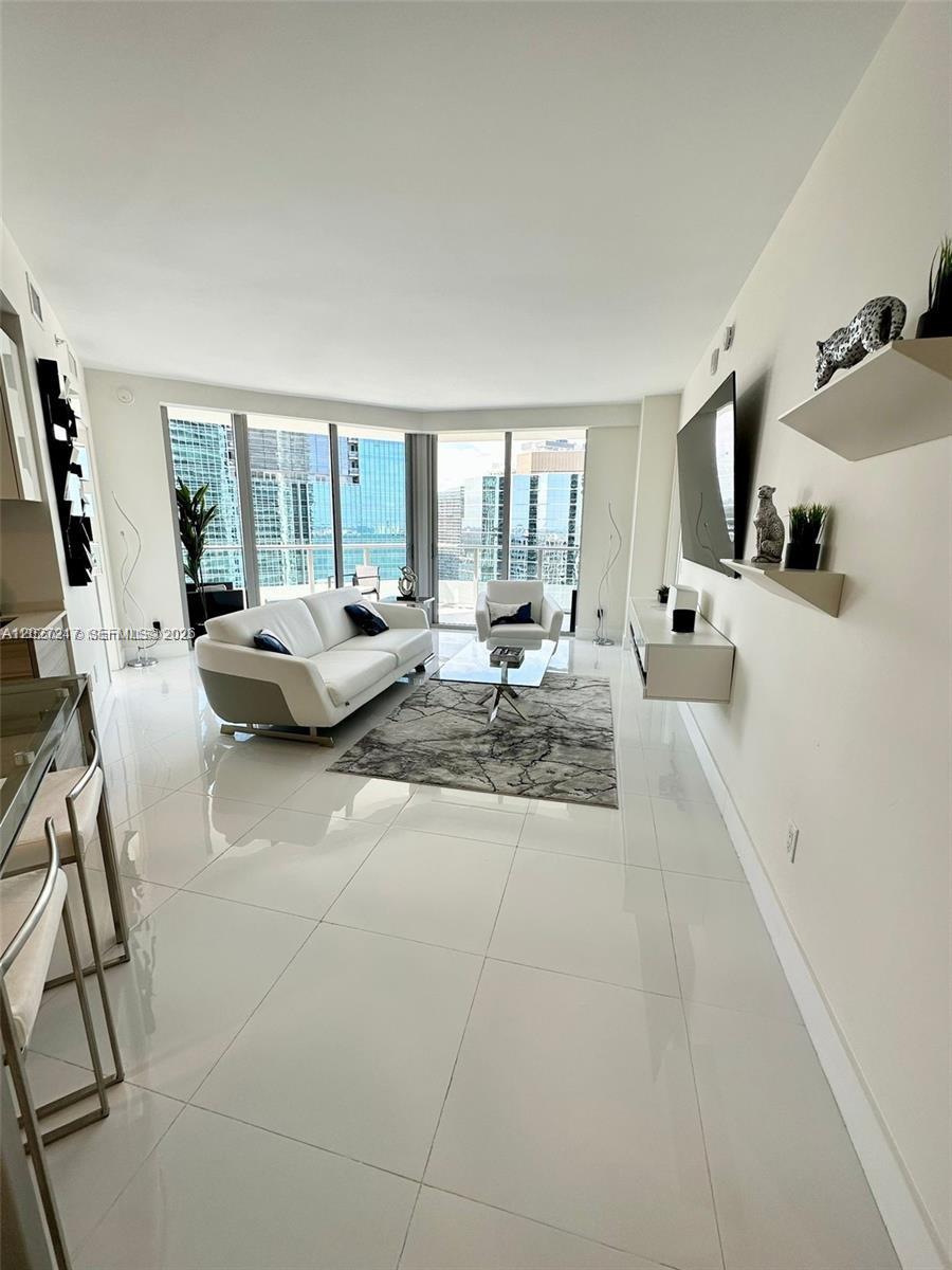 1300 Brickell Bay Dr #3101 Miami, FL 33131