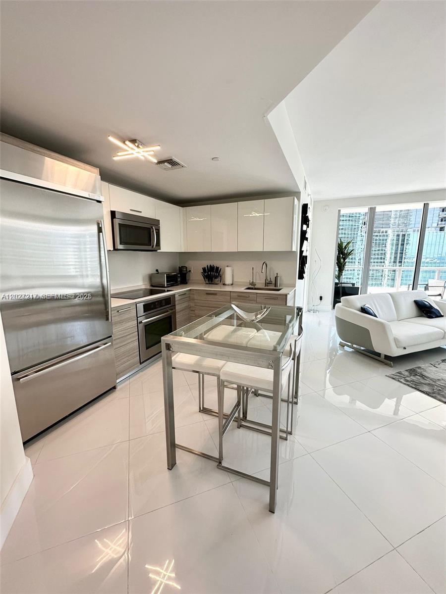 1300 Brickell Bay Dr #3101 Miami, FL 33131