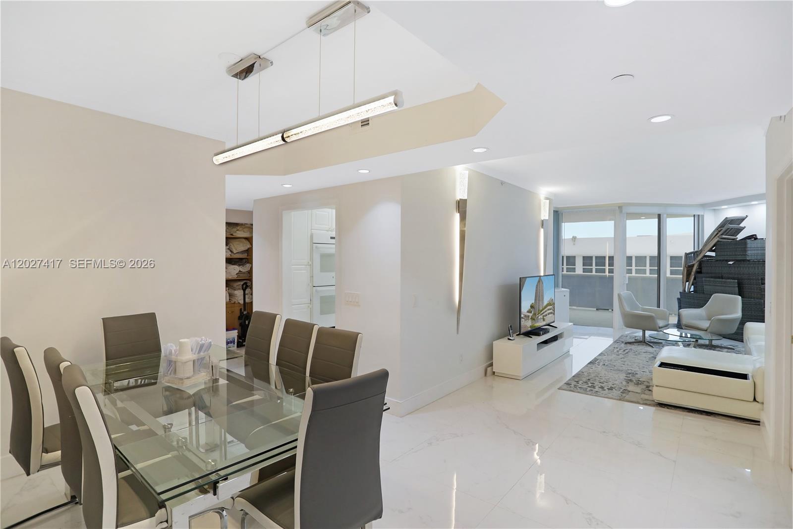 4775 Collins Ave #1804