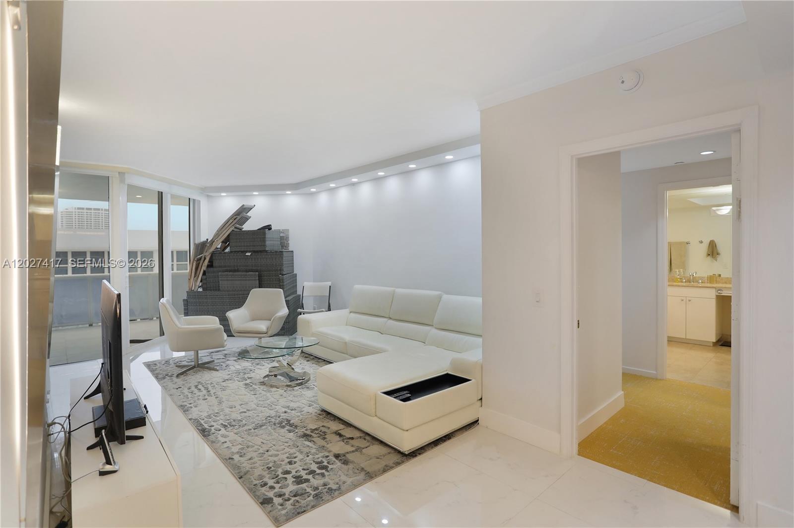 4775 Collins Ave #1804 Miami Beach, FL 33140