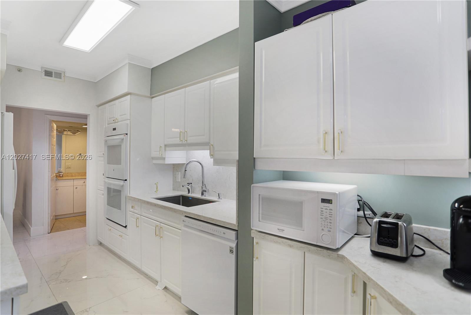 4775 Collins Ave #1804 Miami Beach, FL 33140