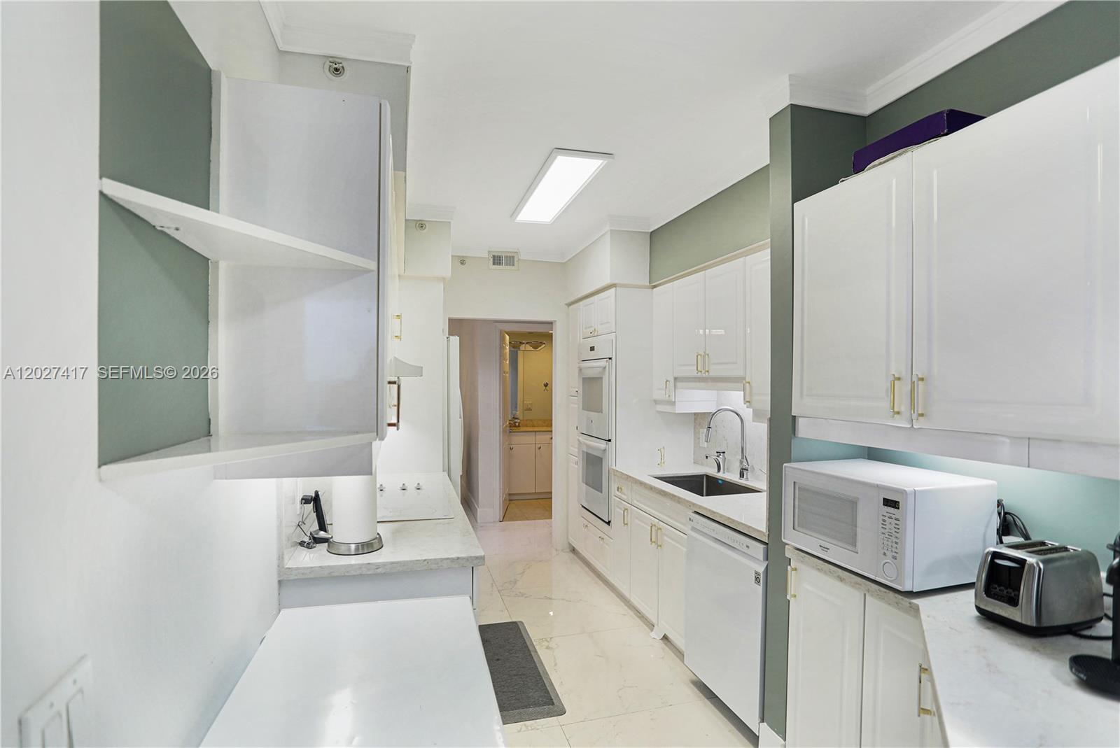 4775 Collins Ave #1804 Miami Beach, FL 33140