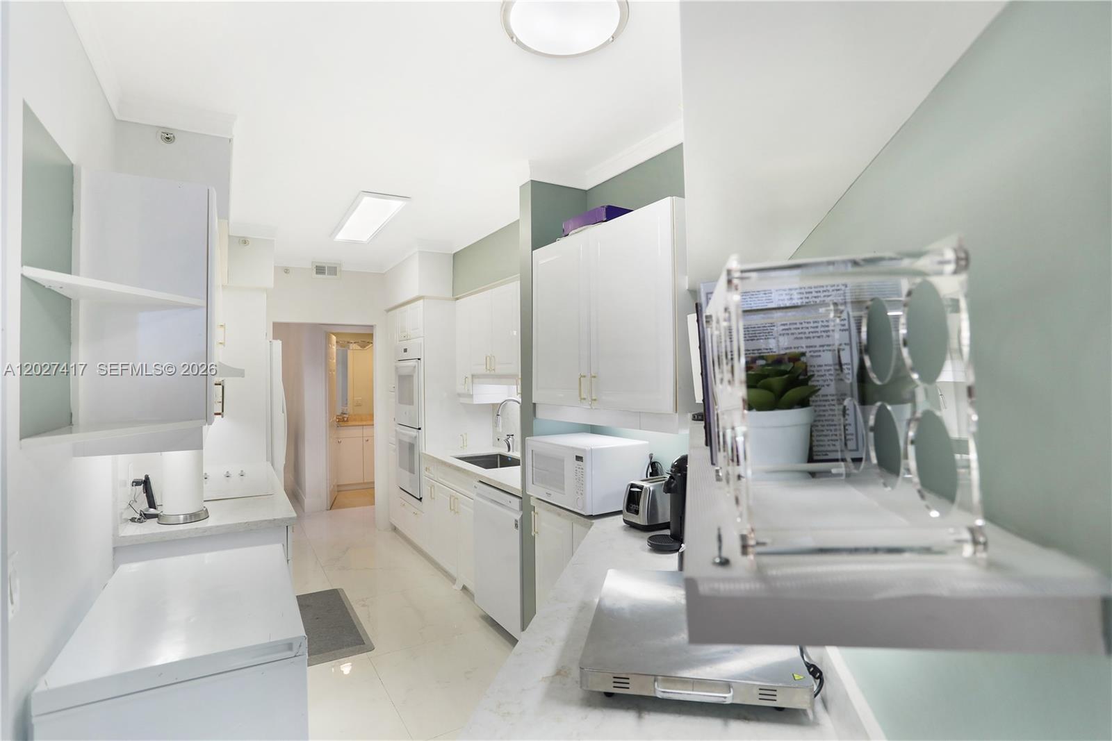 4775 Collins Ave #1804 Miami Beach, FL 33140