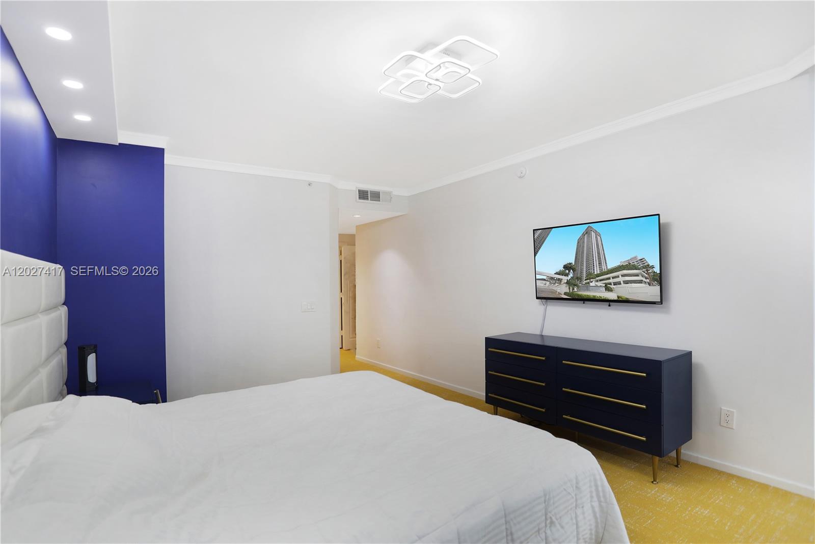 4775 Collins Ave #1804 Miami Beach, FL 33140