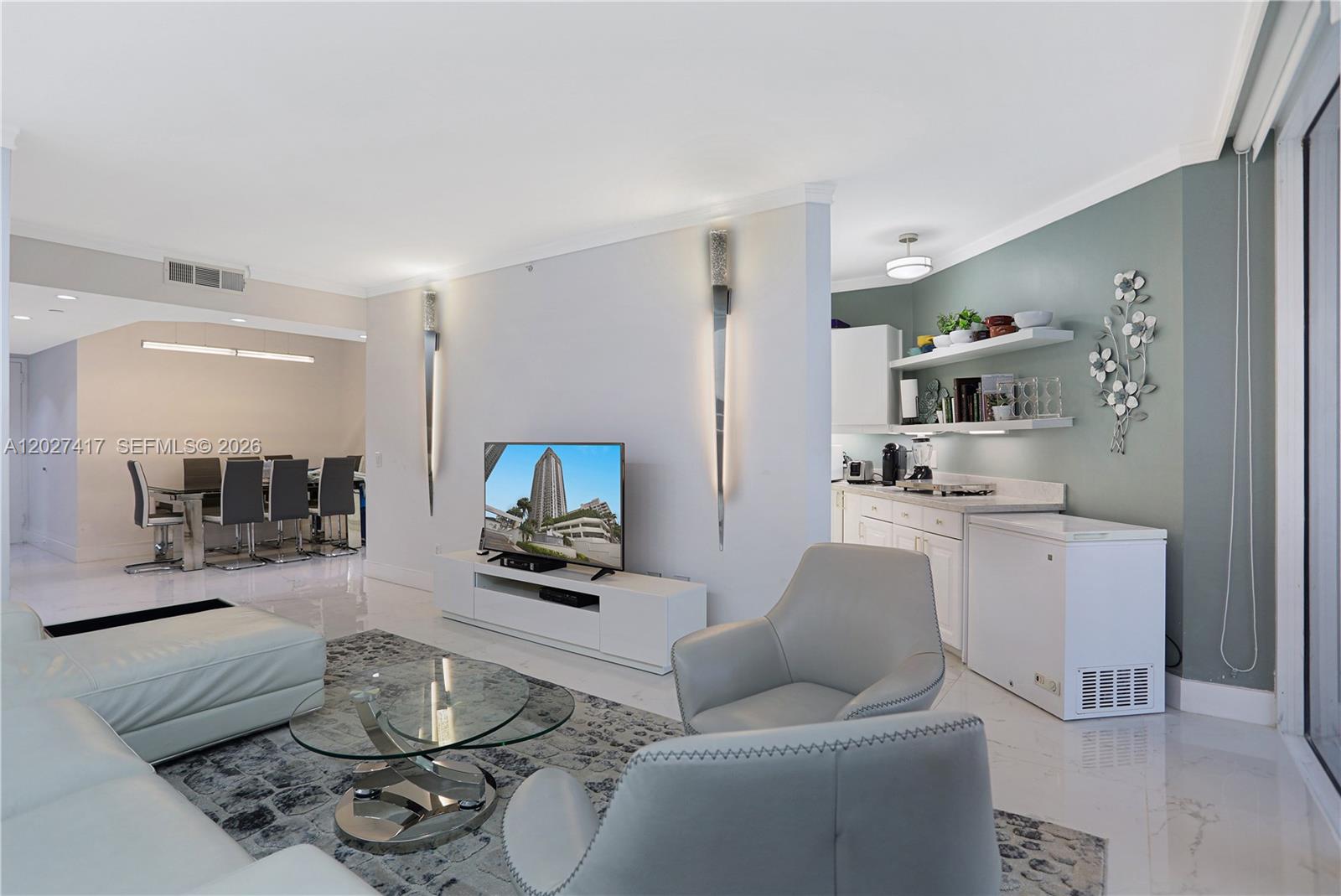4775 Collins Ave #1804 Miami Beach, FL 33140