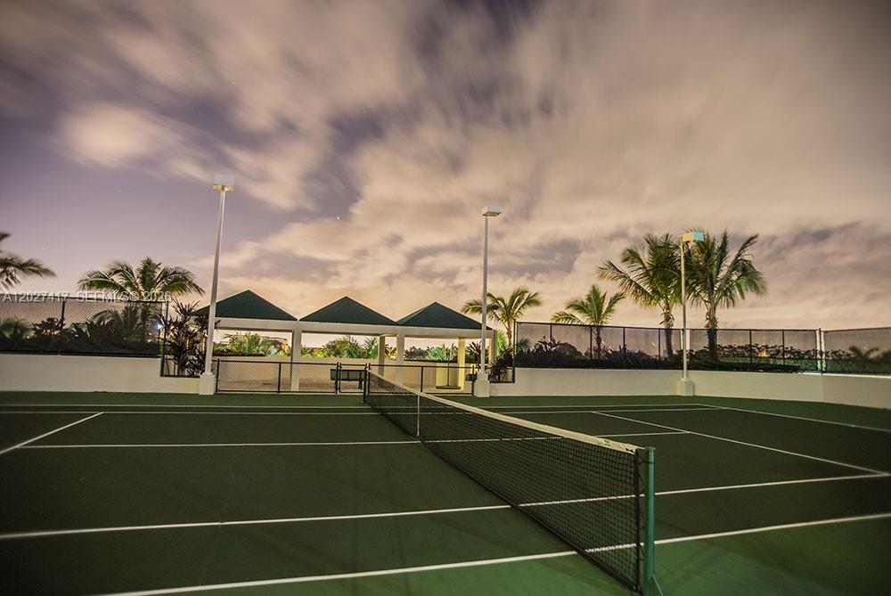 4775 Collins Ave #1804 Miami Beach, FL 33140