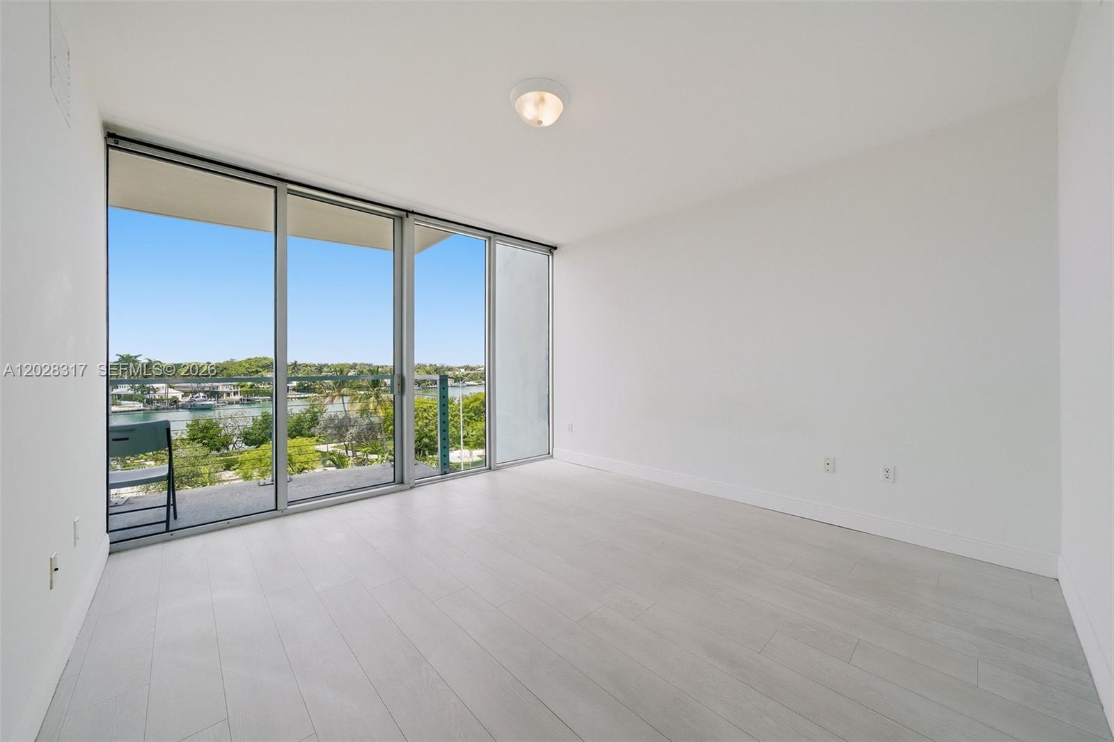 6305 Indian Crk Dr #5D Miami Beach, FL 33141