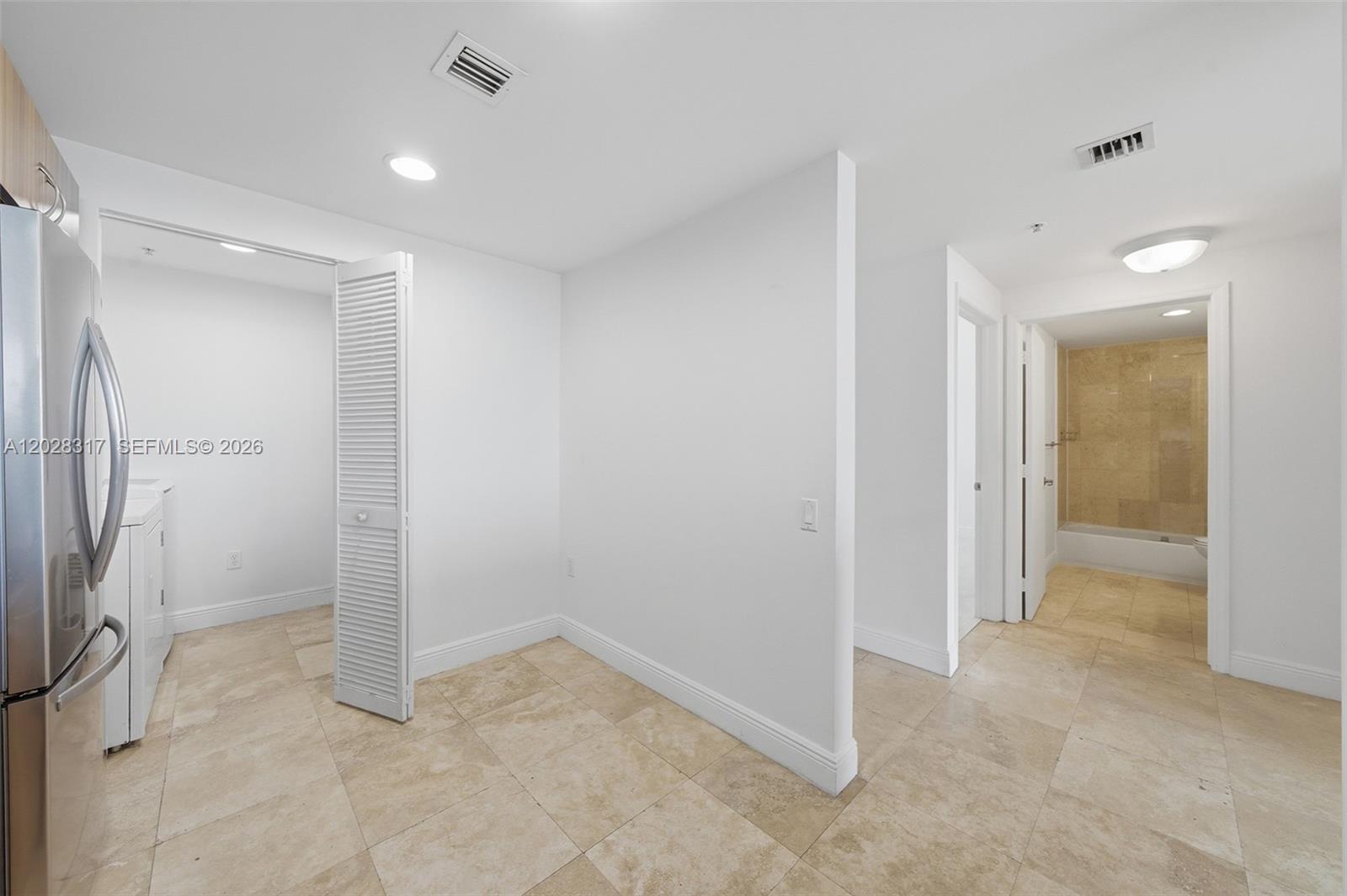 6305 Indian Crk Dr #5D Miami Beach, FL 33141