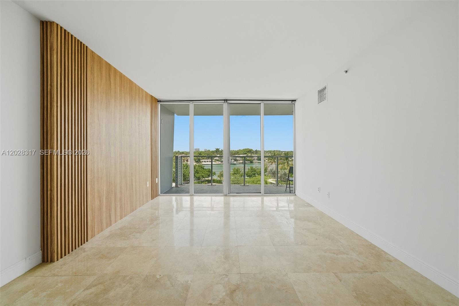 6305 Indian Crk Dr #5D Miami Beach, FL 33141