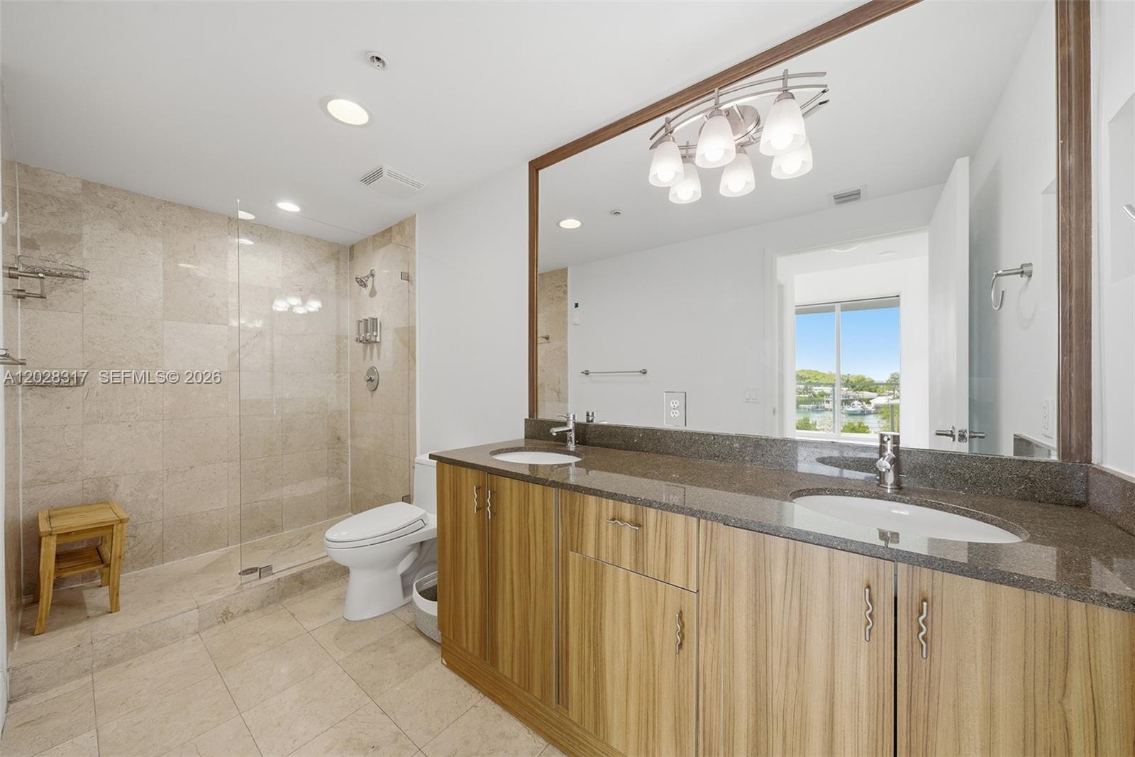 6305 Indian Crk Dr #5D Miami Beach, FL 33141