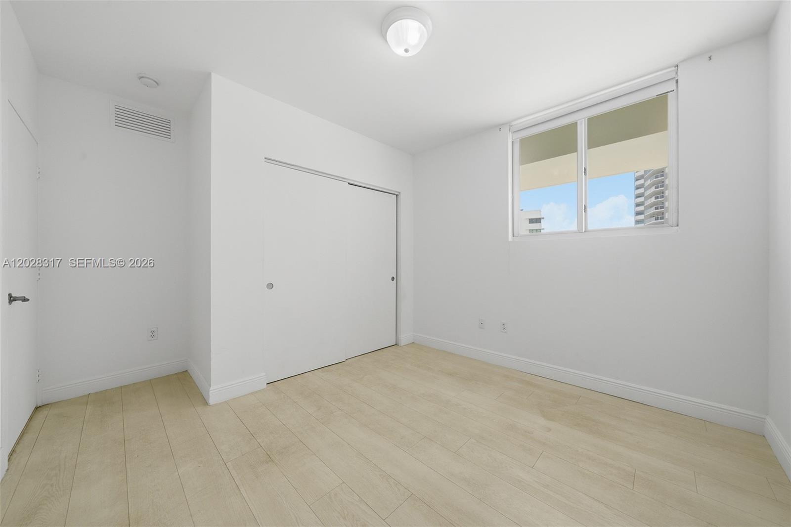 6305 Indian Crk Dr #5D Miami Beach, FL 33141