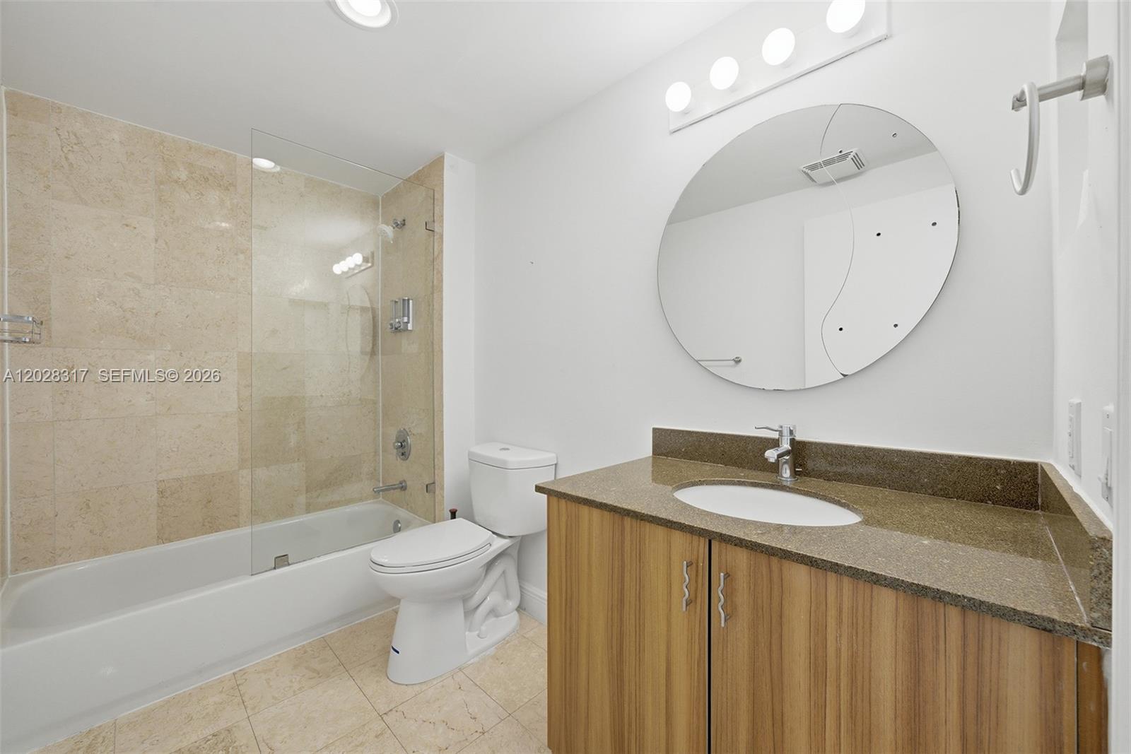 6305 Indian Crk Dr #5D Miami Beach, FL 33141