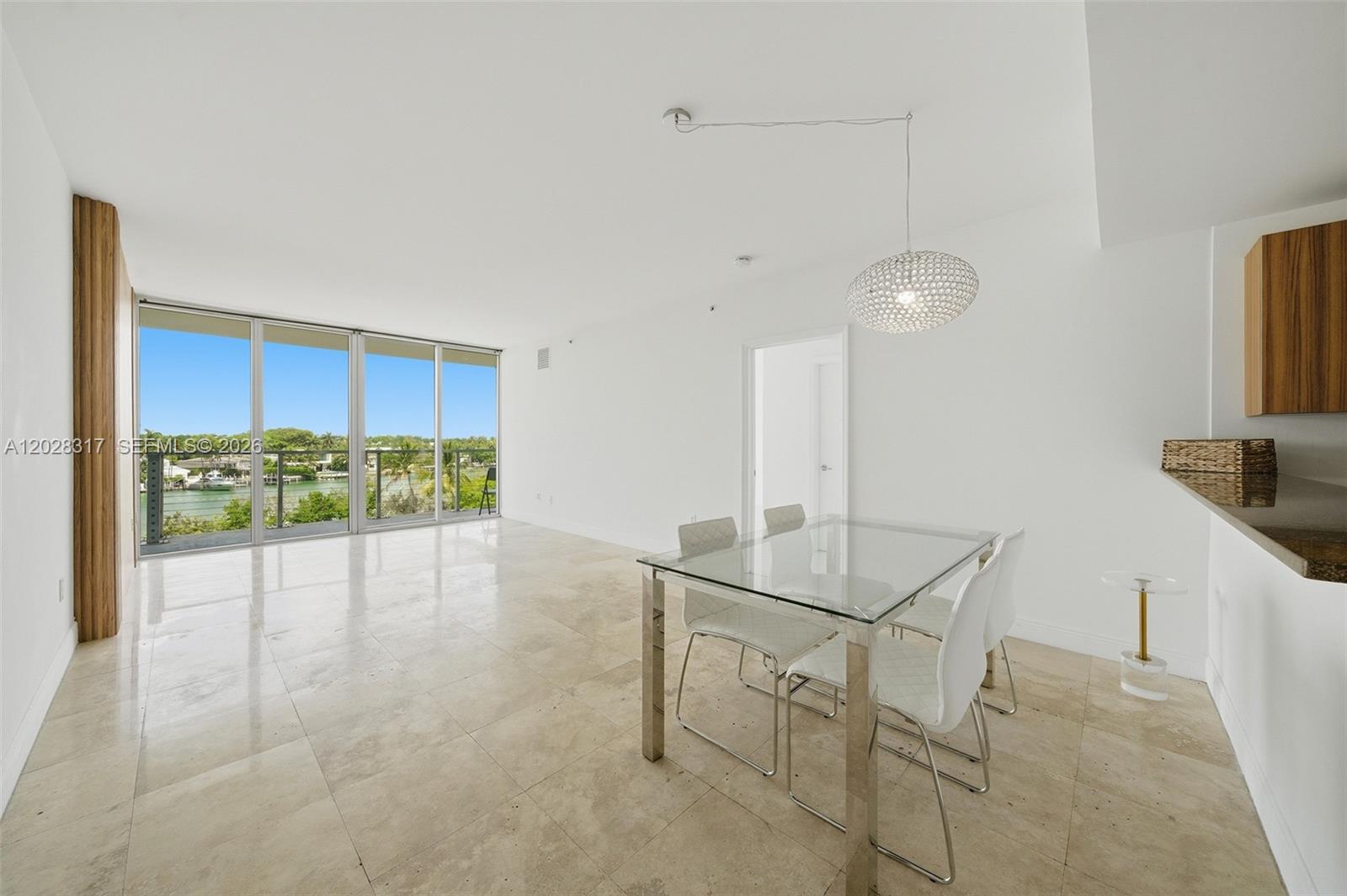 6305 Indian Crk Dr #5D Miami Beach, FL 33141