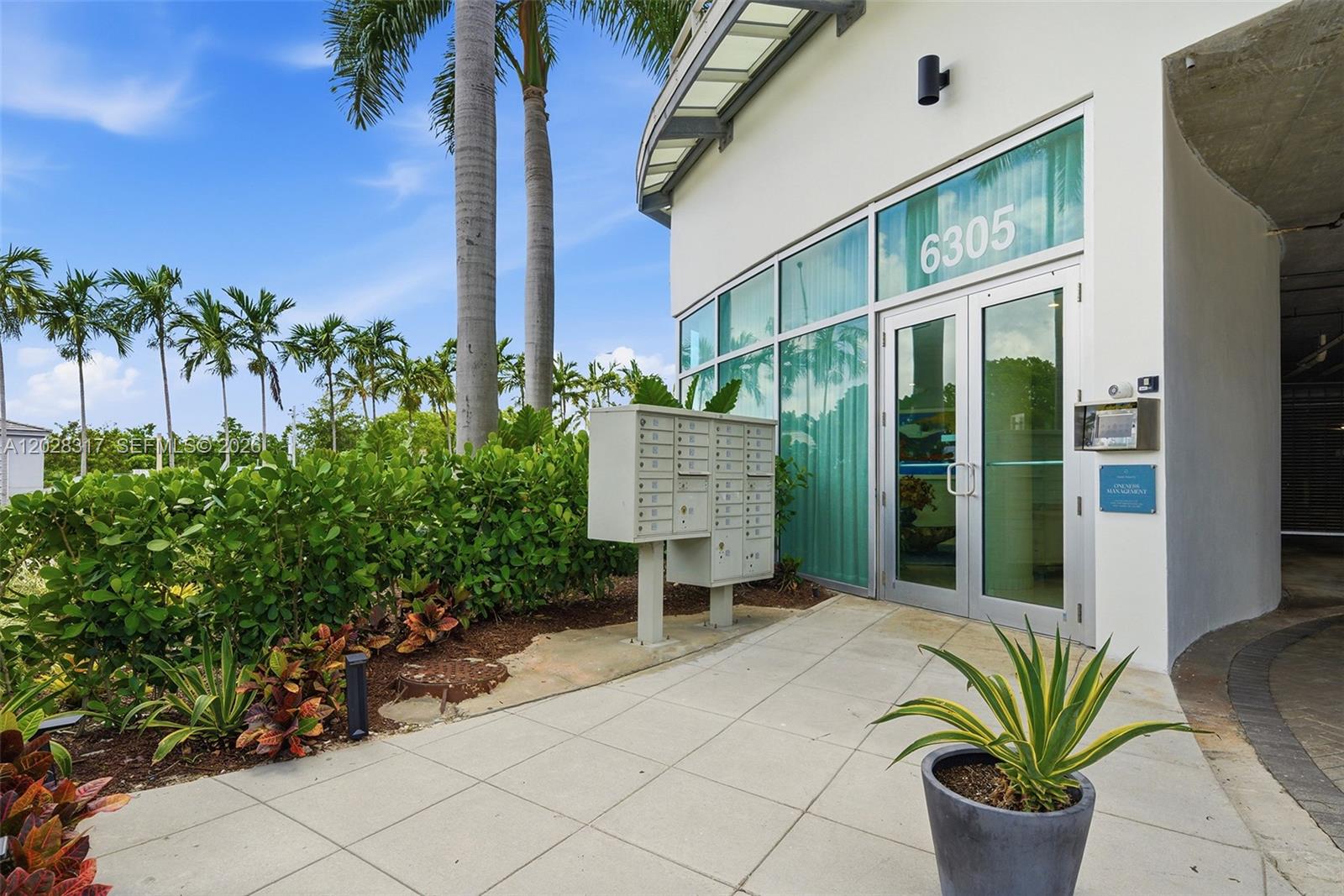 6305 Indian Crk Dr #5D Miami Beach, FL 33141