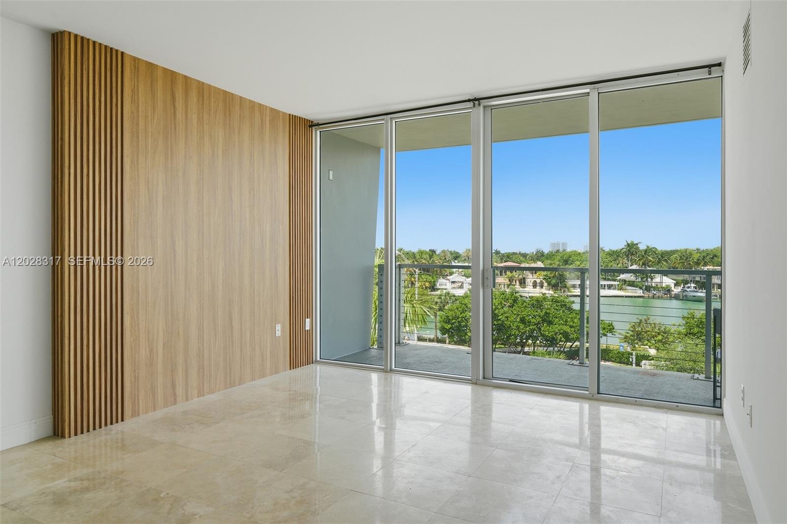6305 Indian Crk Dr #5D Miami Beach, FL 33141