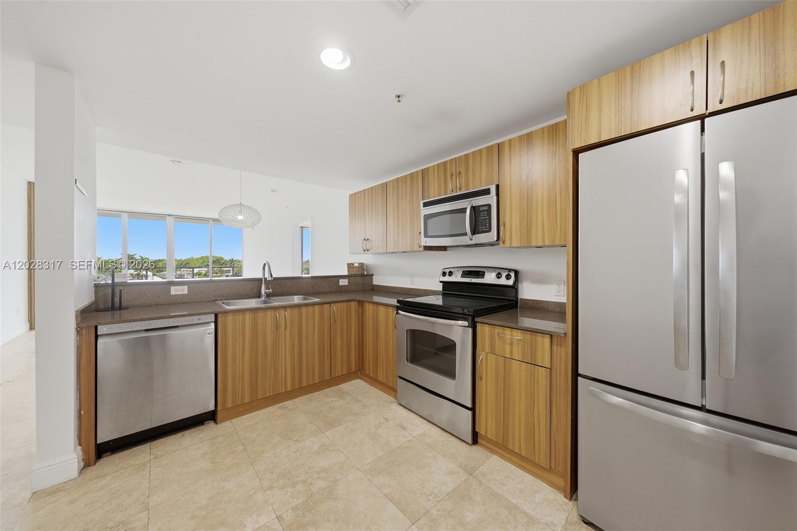 6305 Indian Crk Dr #5D Miami Beach, FL 33141