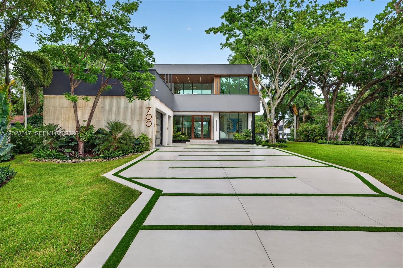 700 SW 12th Fort Lauderdale, FL 33312